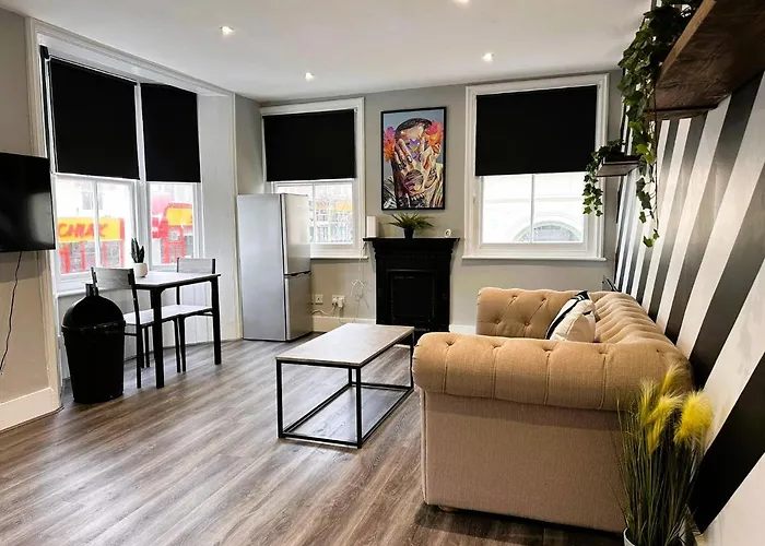 Flash Sale King Size Bed Super Central Flat Next To Seafront 1