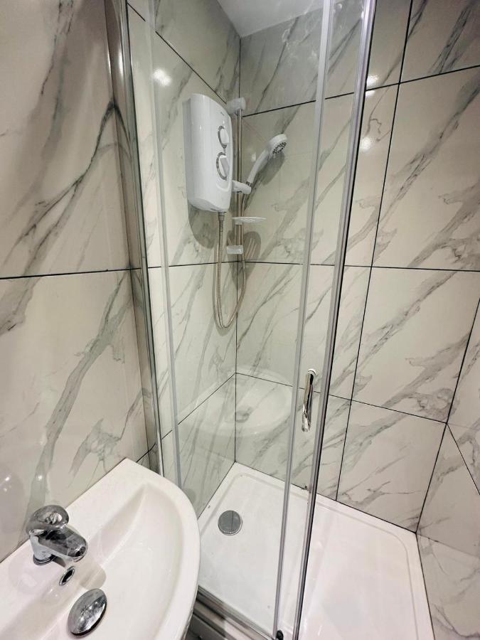 Apartment Flash Sale King Size Bed Super Flat Next To Seafront 1