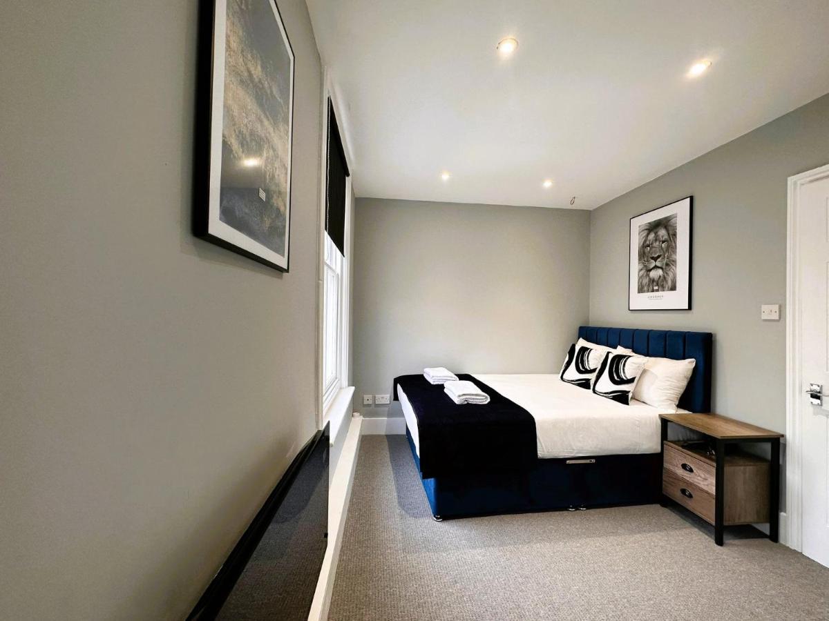 Apartment Flash Sale King Size Bed Super Flat Next To Seafront 1 *