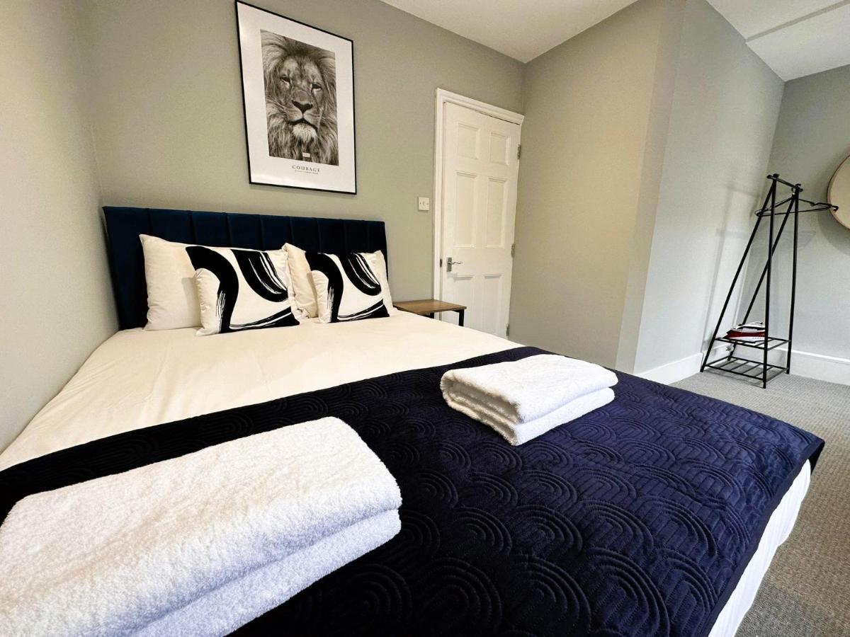 Apartment Flash Sale King Size Bed Super Flat Next To Seafront 1